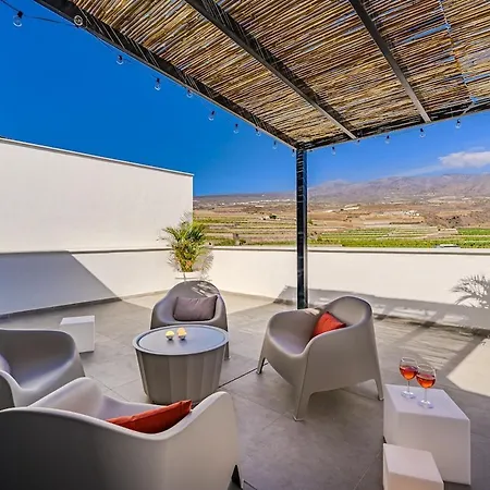 Lägenhet Cozy 2-br Penthouse With Private Rooftop Terrace Guía de Isora