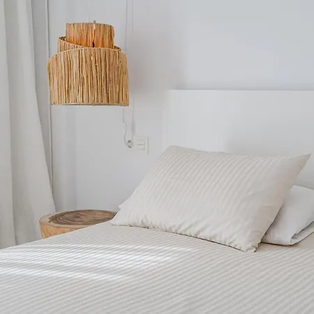 Cozy 2-br Penthouse With Private Rooftop Terrace