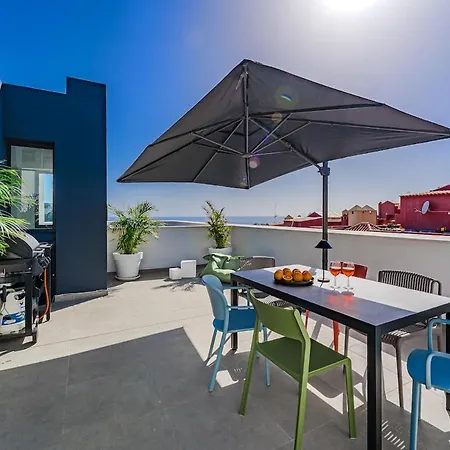 Cozy 2-br Penthouse With Private Rooftop Terrace