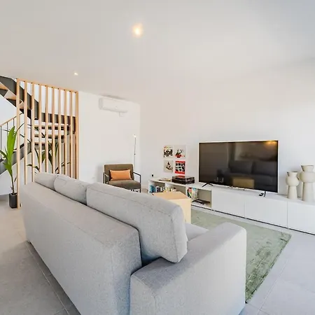 Cozy 2-br Penthouse With Private Rooftop Terrace 公寓 *