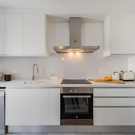 Cozy 2-br Penthouse With Private Rooftop Terrace Appartement *