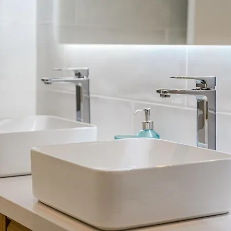Appartement Cozy 2-br Penthouse With Private Rooftop Terrace *
